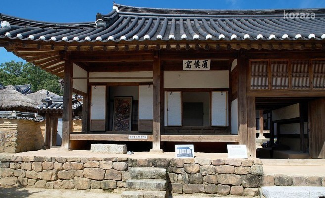 북촌댁 수신와 앞방 외부