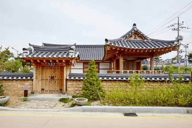 고창읍성한옥마을입구